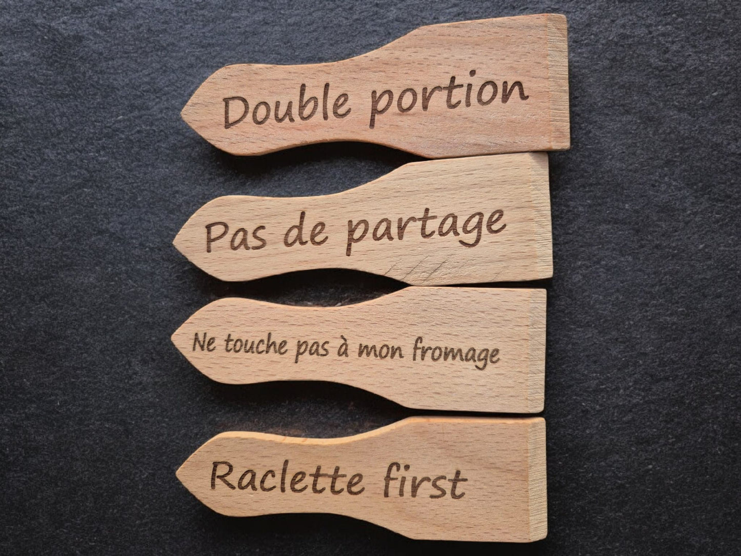 Spatules à raclette en bois gravées