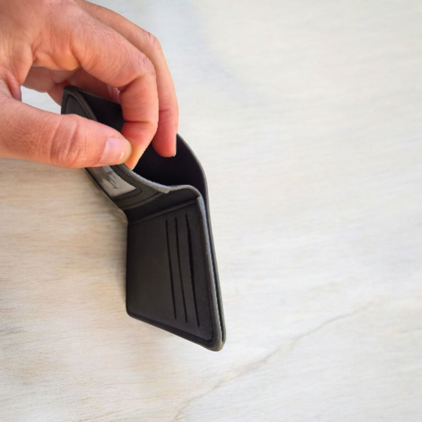 Portefeuille en similicuir gravé