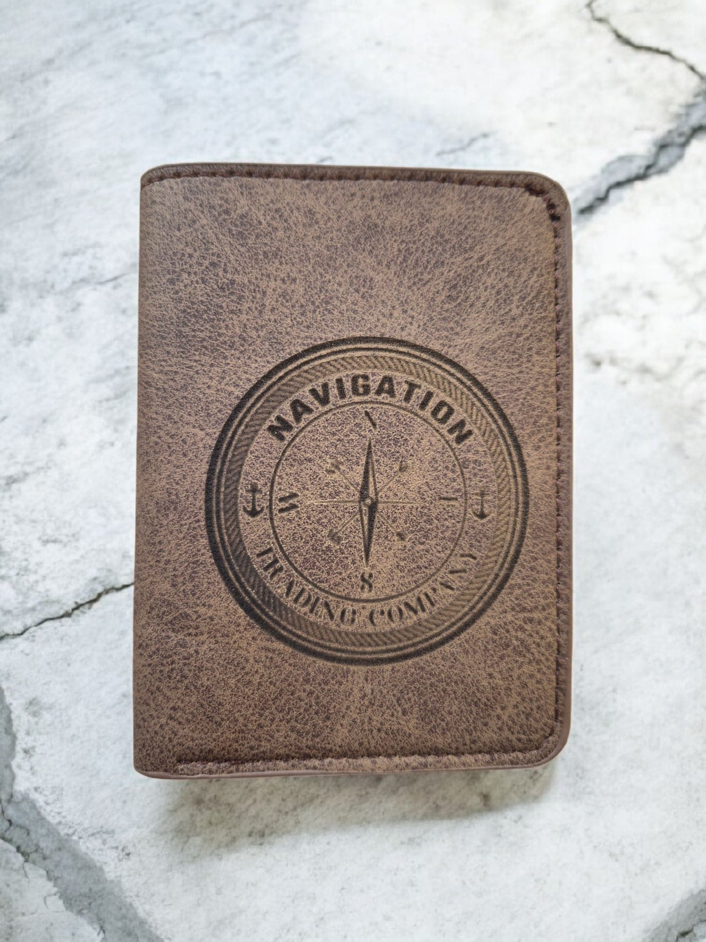 Portefeuille en similicuir gravé