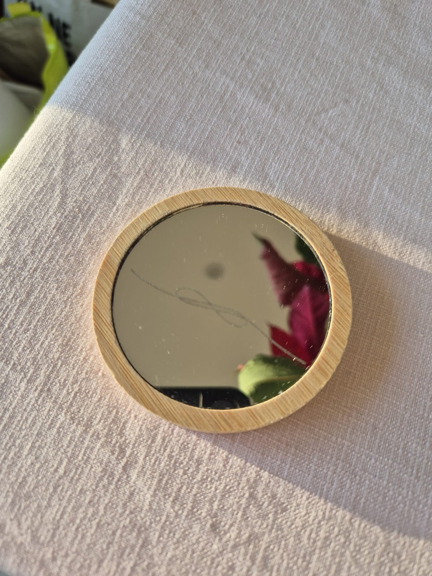 Miroir de poche gravé