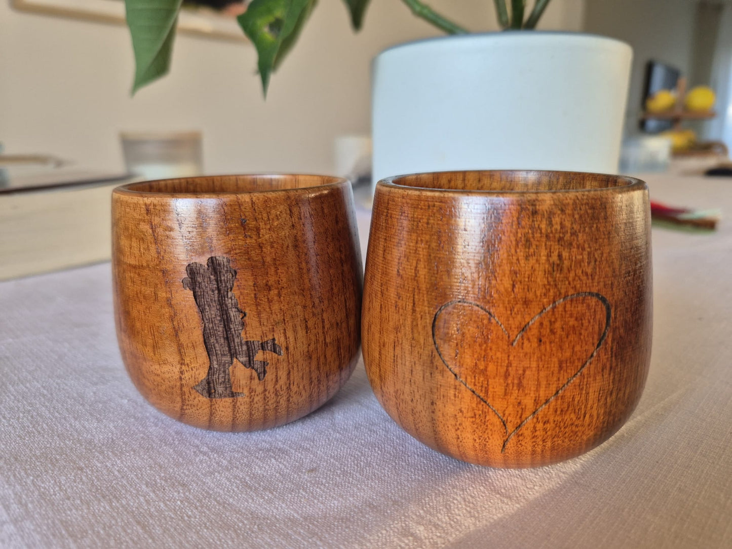 Duo de tasses en bois