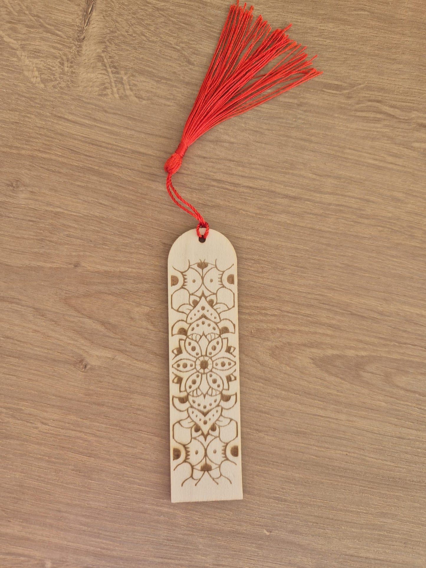 ✨ Marque-pages en bois gravés