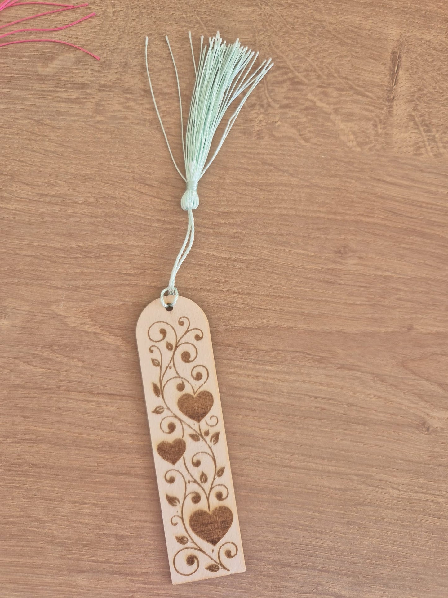 ✨ Marque-pages en bois gravés