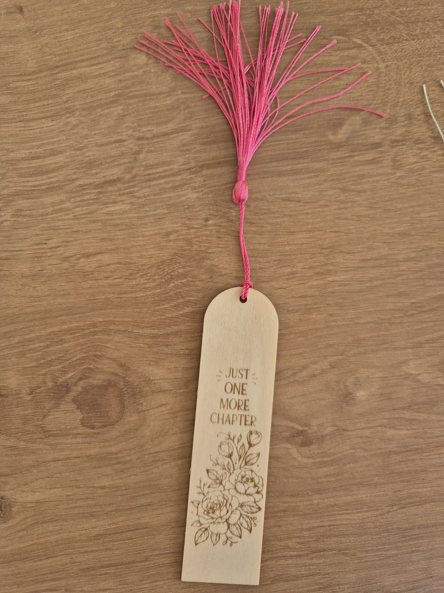 ✨ Marque-pages en bois gravés