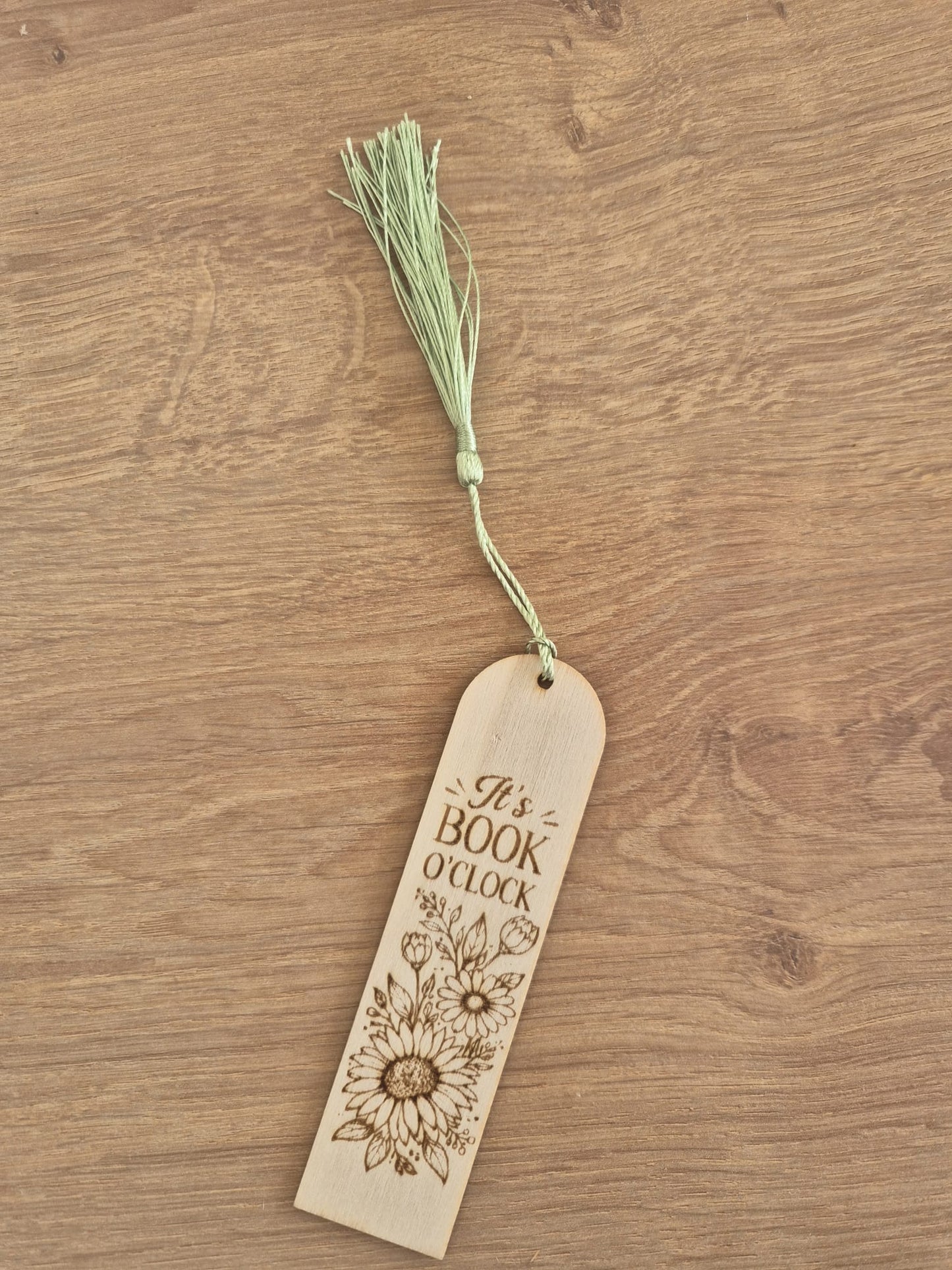 ✨ Marque-pages en bois gravés