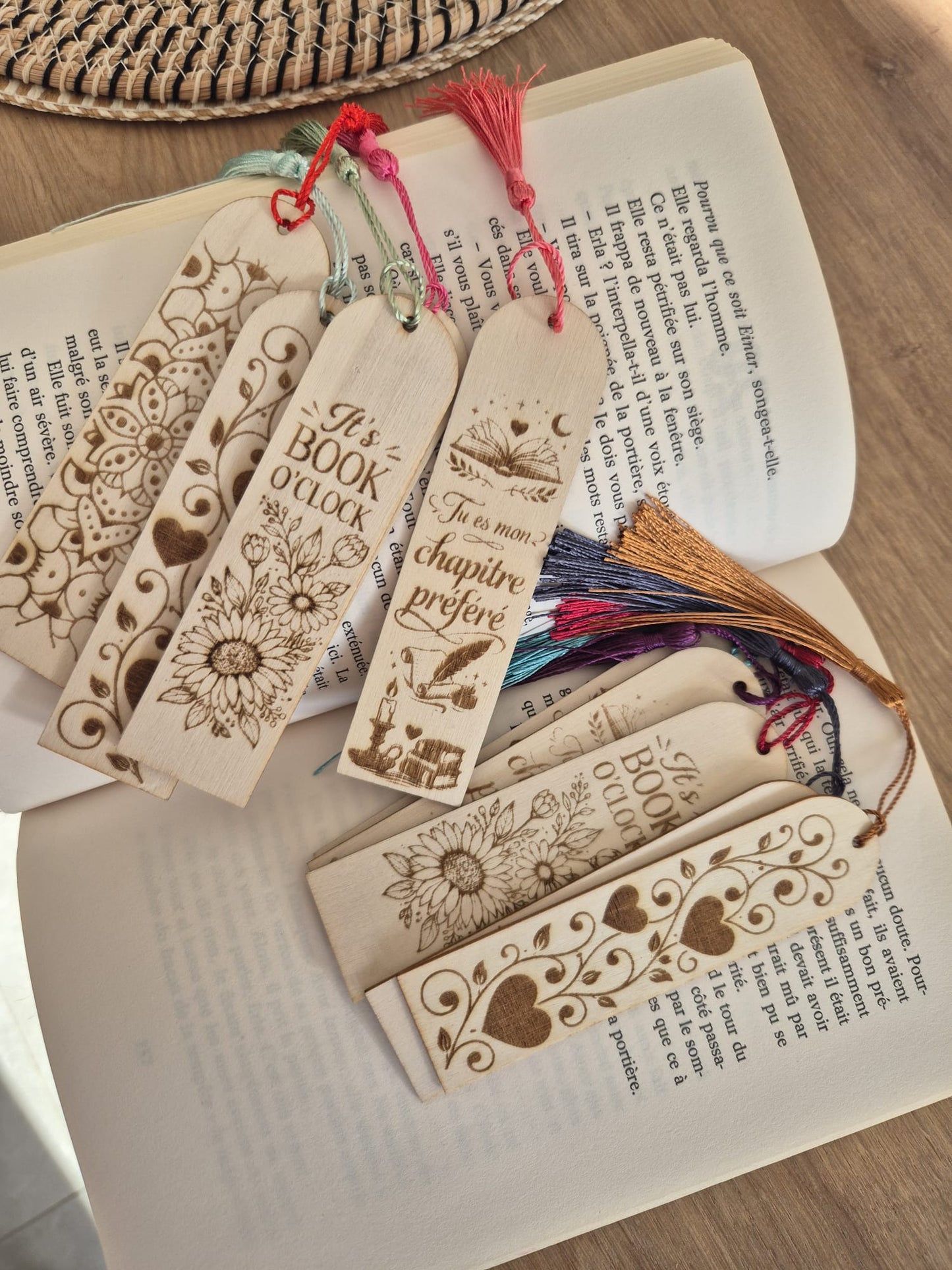 ✨ Marque-pages en bois gravés