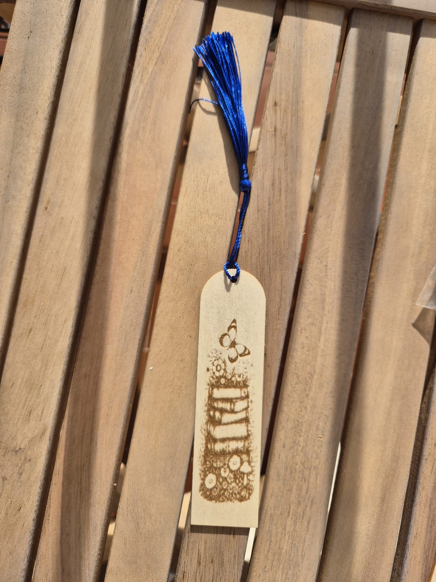 Marque-page en bois avec pompon