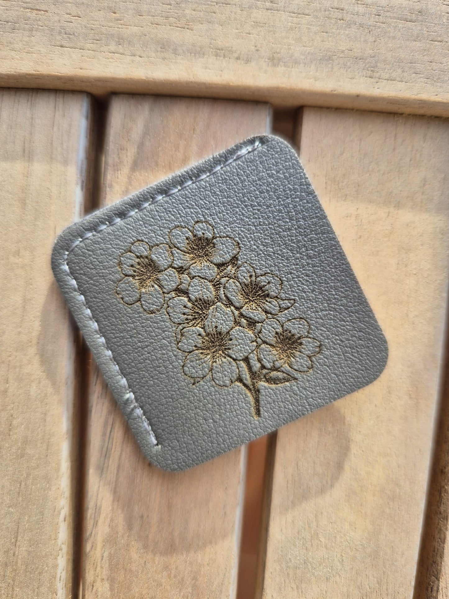 Marque-page « coin de page » en simili cuir